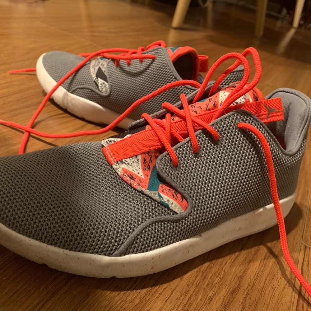 Size 6 women Nike Jordans